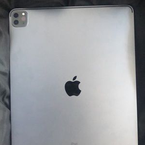 IPad Pro 5th Gen (128GB) Space Grey 12.9”/po